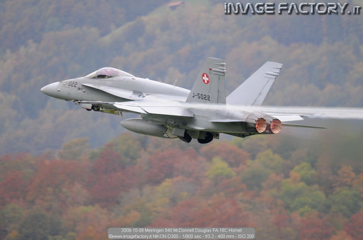 2009-10-08 Meiringen 540 McDonnell Douglas FA-18C Hornet